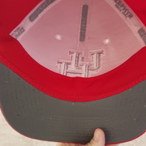 Red UH Logo Cap - Picture 4 of 4